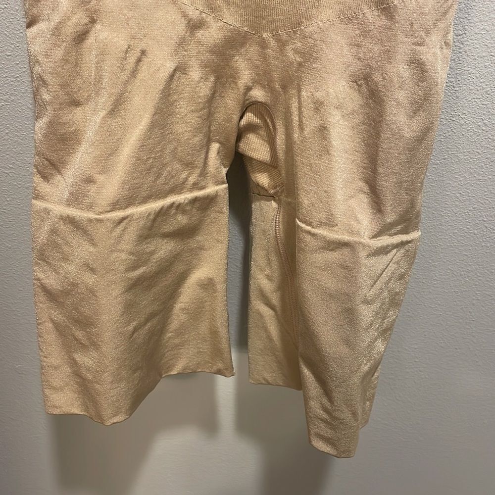 𝅺Spanx for woman - Picture 3 of 7